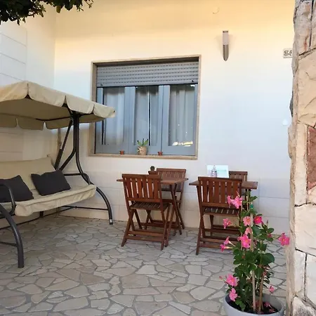 A Oriente Torre dell'Orso